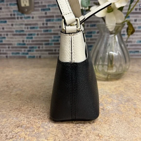 Kate Spade Grove Street Millie purse - Picture 3 of 7